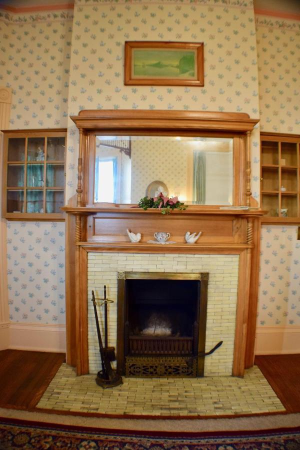 The Hancock House Bed & Breakfast Inn Dubuque Eksteriør bilde